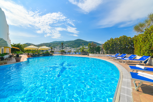 Ischia Vacanza ponte del Due Giugno in Hotel centrale 4 stelle